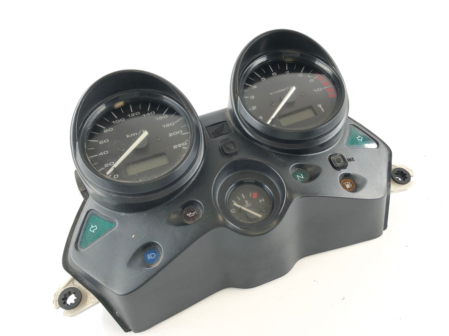 Honda Varadero XL 1000 SD02 [2002] - Speedometer Cockpit 62,689km