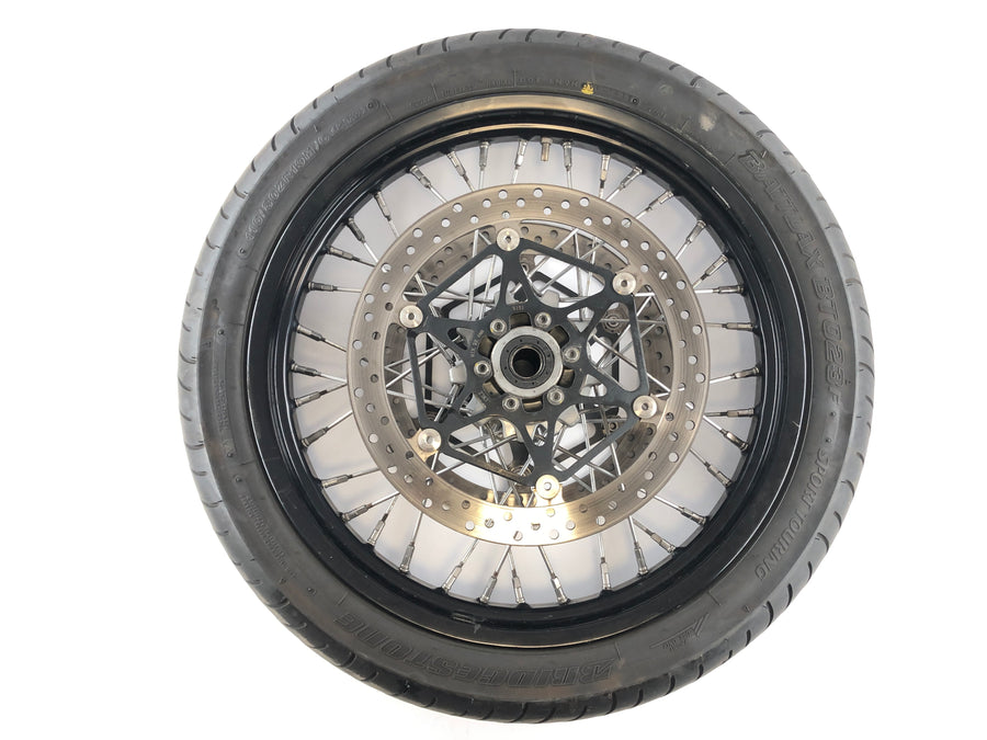 Moto Guzzi Stelvio 1200 8V [2011] - Front wheel rim wheel close-up