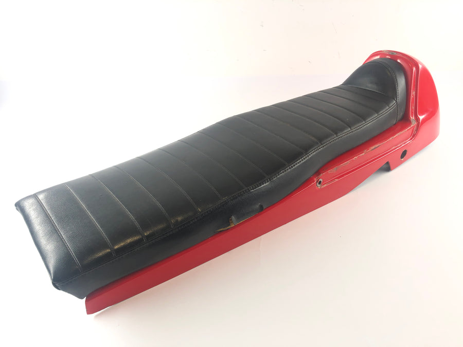 Moto Guzzi Le Mans 1000 VV [1988] - Rear fairing seat P&amp;W with crack