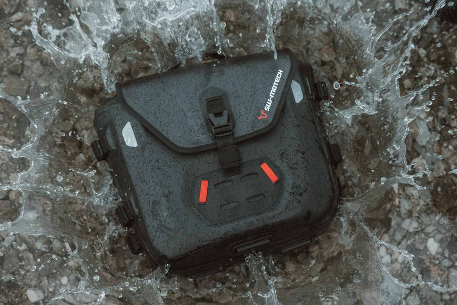 [SW-MOTECH] - SysBag WP S with adapter plate on the left – Figure 5