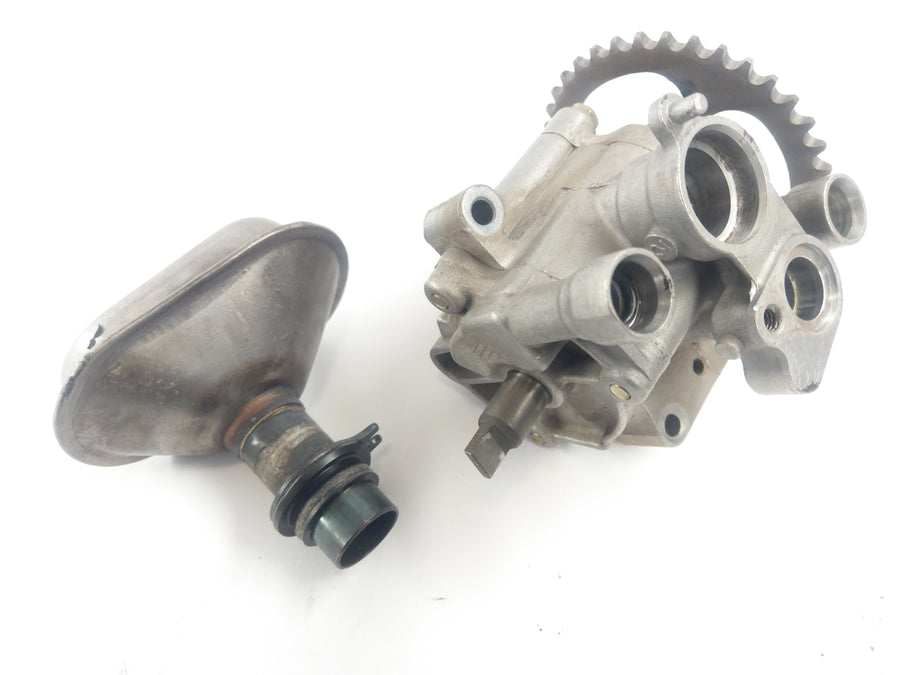 Honda CBR 1000 F SC24 [1991] - Oil pump with oil strainer