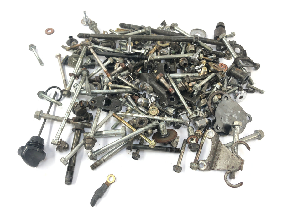 Honda CB 750 RC 42 [1996] - screws and residual parts are convolidated