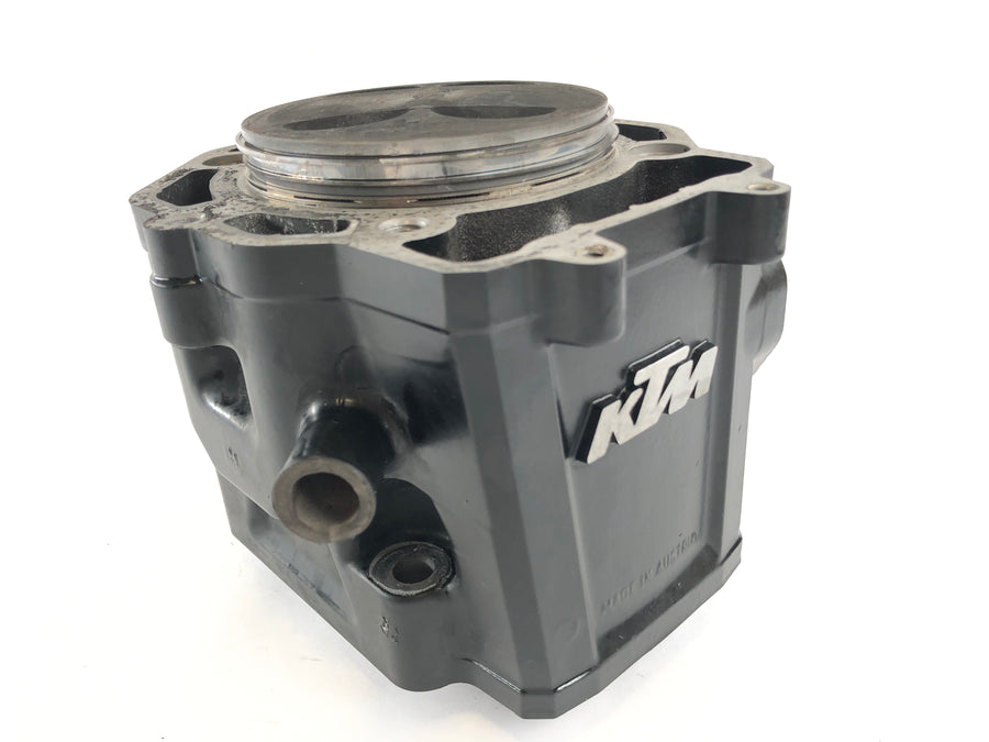 KTM LC4 640 Duke 2 [2001] - Cylinder with piston