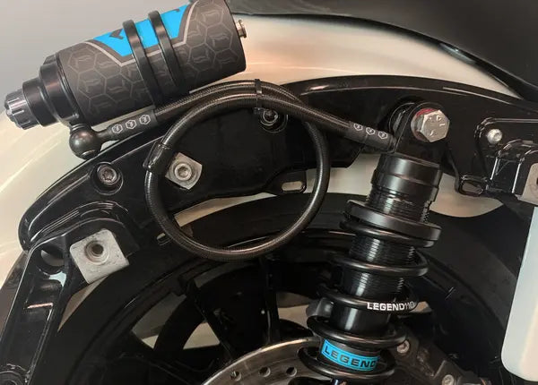 Harley-Davidson FLTRXL 1923 Road Glide Limited 117 [2026] - REVO ARC Remote Reservoir Außenbefestigung – Bild 10