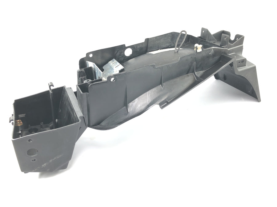 TRIUMPH DAYTONA 955I T595 [1998] - Rear inner fender license plate holder splash guard