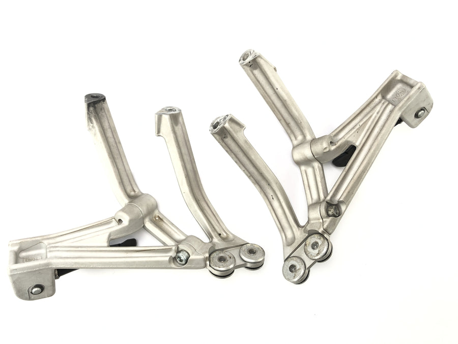 KTM 690 SM Prestige [2007] - Pedia's footrest footrest brackets on the left and right