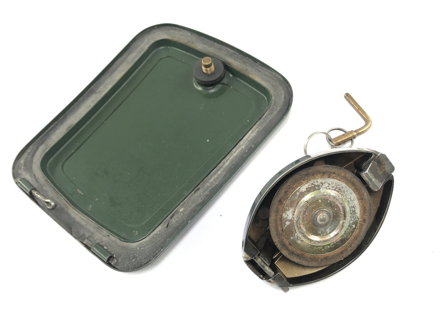BMW R 60/5 [1973] - Fuel filler flap with tank cap