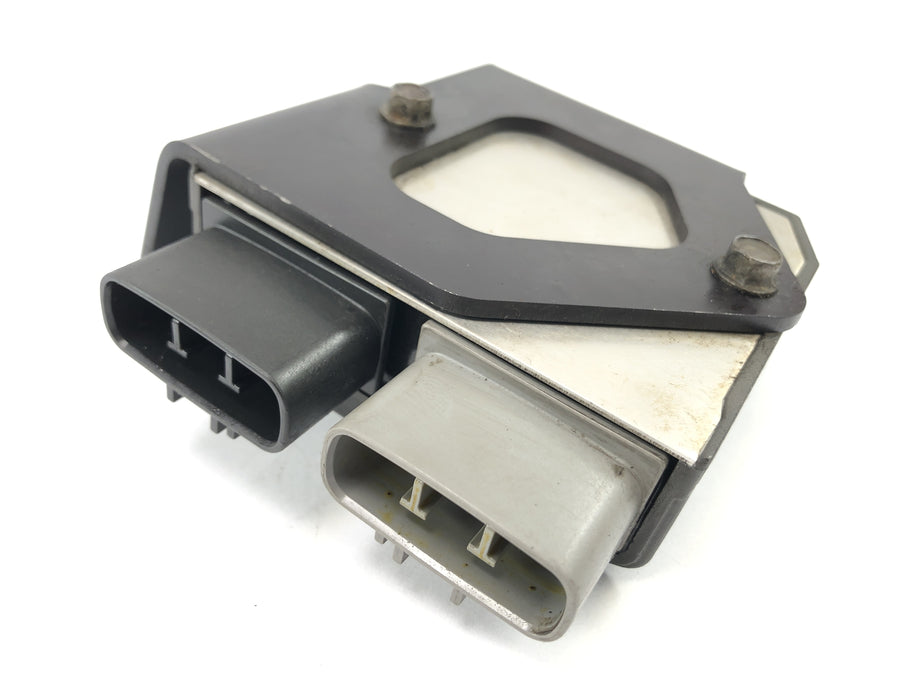 Triumph Street Triple R 675 D67LD [2010] - voltage regulator rectifier regulator FH012AB