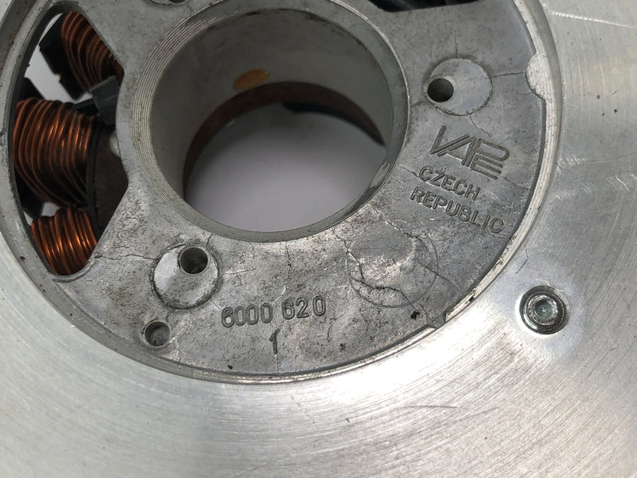 Yamaha XT 500 1U6 [1981] - Stator alternator ignition base plate generator charging stator