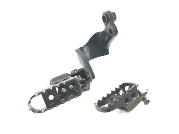 Yamaha XTZ 750 3LD [1989] - Driver footrests left and right