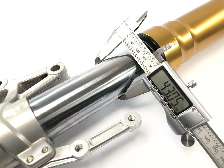 Benelli TNT 1130 [2009] - Telescopic fork with axle