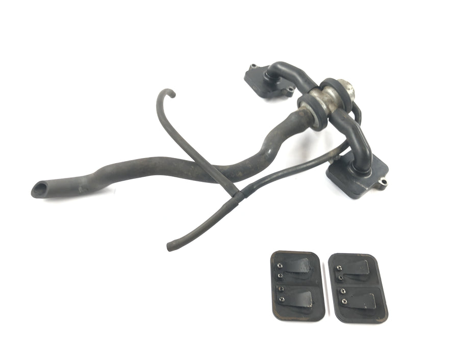 Kawasaki ZRX 1200 S ZRT20A [2001] - Secondary air system air valves hose lines