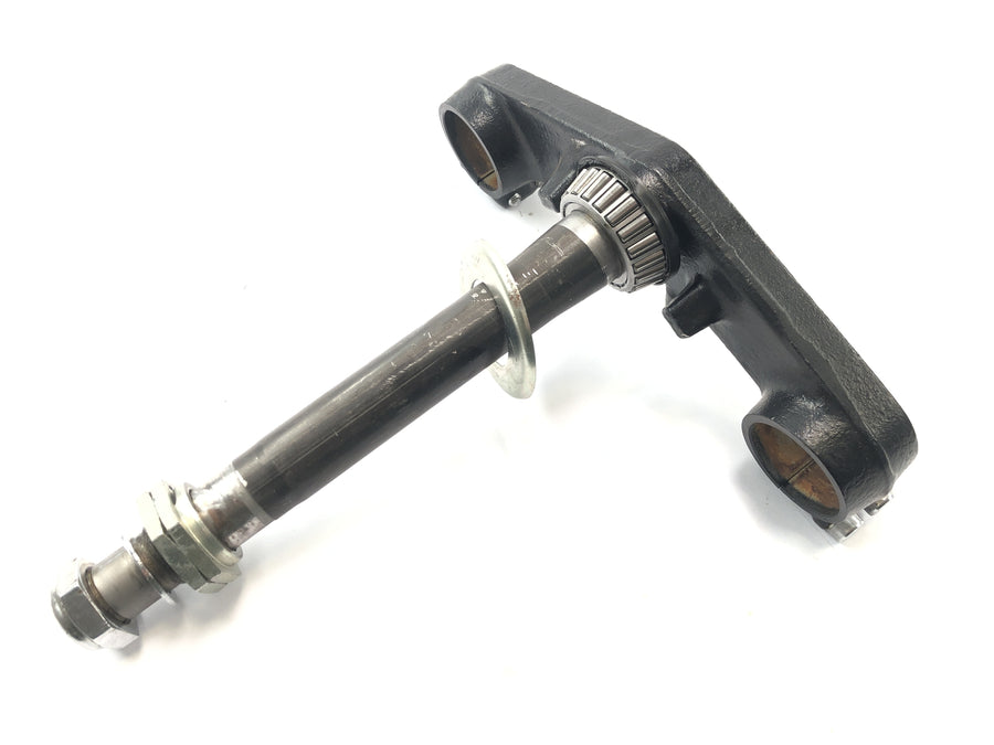 Triumph Daytona 900 T300 [1996] - lower fork bridge, steering head mount fork holder