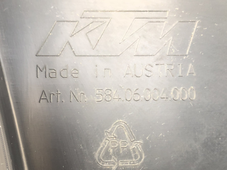 KTM LC4 640 EGS [2004] - side cover right
