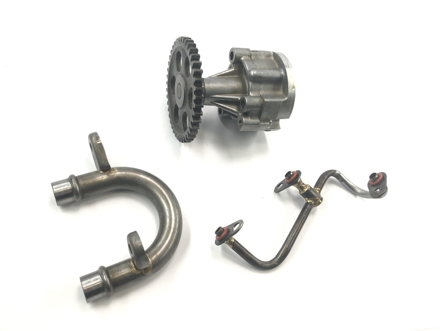 Yamaha GTS 1000 4FV [1997] - Oil pump with oil lines and pipes