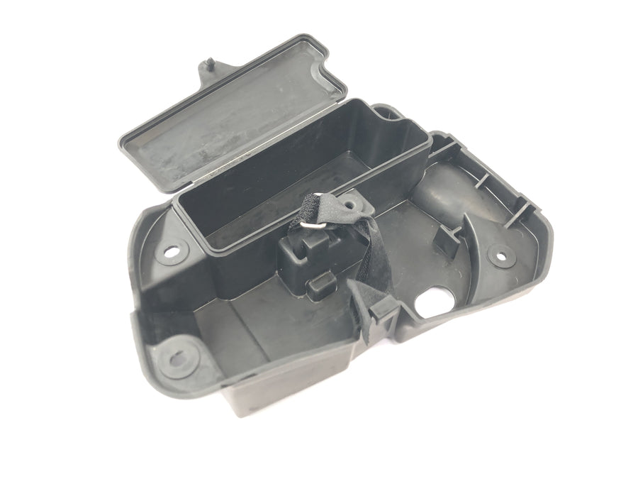 Kawasaki VN 1600 Classic VNT60A [2007] - Tool compartment storage compartment