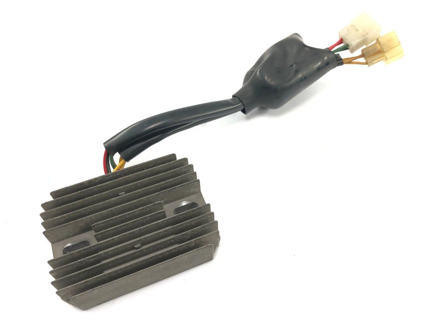 Honda VFR 800 FI RC46 [1999] - Voltage regulator rectifier regulator