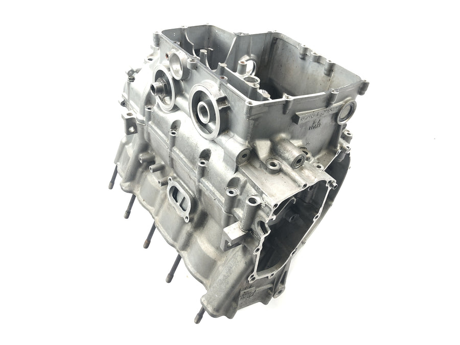 Yamaha YZF R1 RN04 [2001] - Engine block engine housing crankcase without pistons