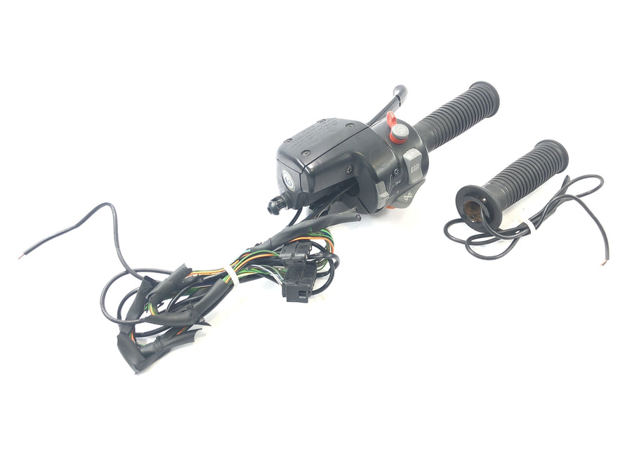 BMW R 1150 RT R22 [2001] - Handlebar fitting, handlebar switch, right hand brake pump with heated grips