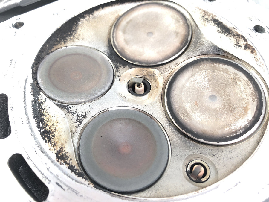 KTM 1050 Adventure [2017] - cylinder head at the front