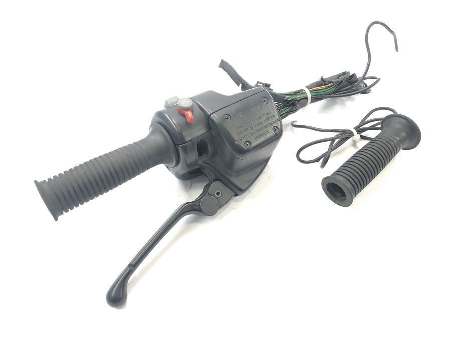 BMW R 1150 RT R22 [2001] - Handlebar fitting, handlebar switch, right hand brake pump with heated grips