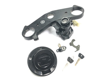 Yamaha YZF R1 RN04 [2001] - Lock set with ignition lock, tank cap, steering lock, fork bridge at the top