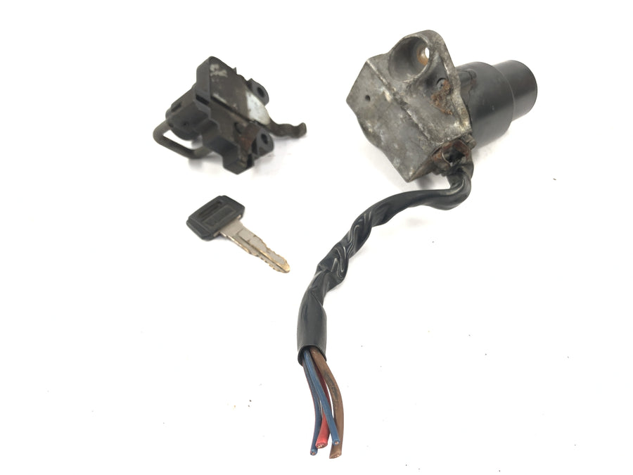 Yamaha XV 750 5G5 [1982] - ignition lock and helmet lock with 1 key
