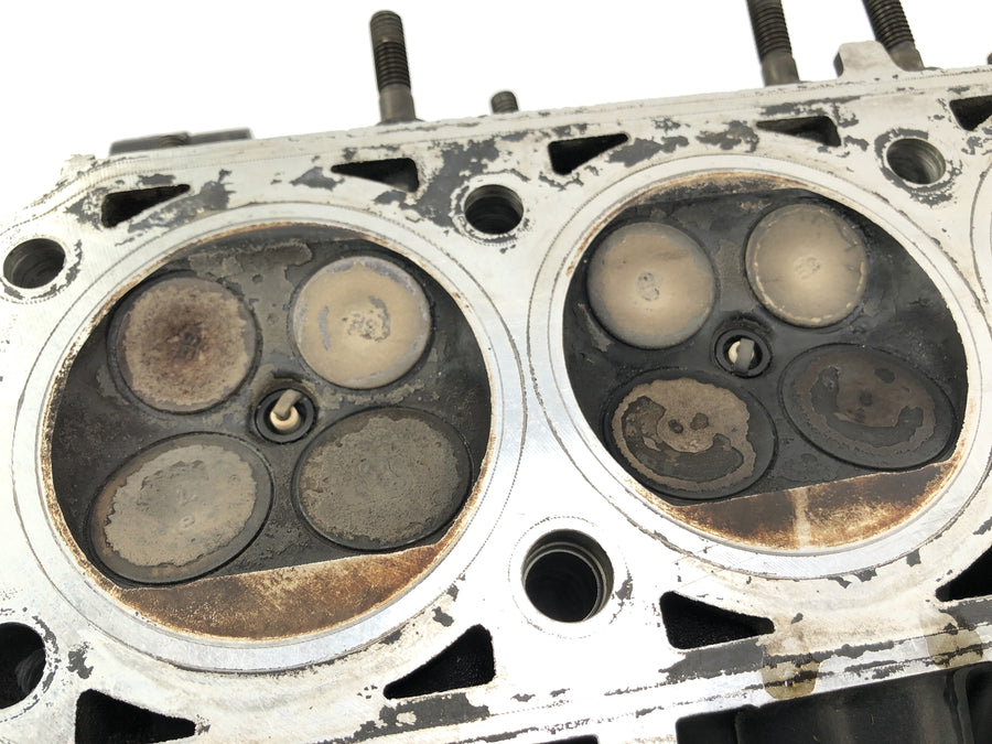 Kawasaki GPZ 1000 RX [1987] - Cylinder head not complete