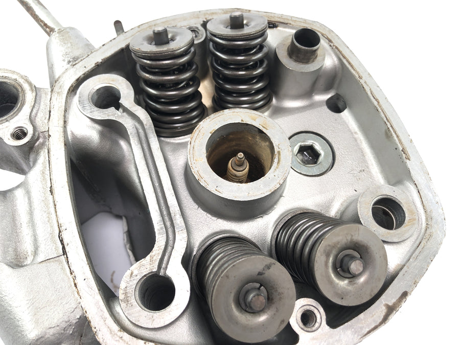 Honda GL 500 Silverwing PC02 [1982] - cylinder head on the right