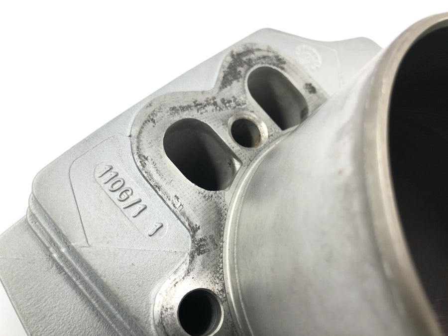 Moto Guzzi V11 Sport [1999] - cylinder with piston on the right