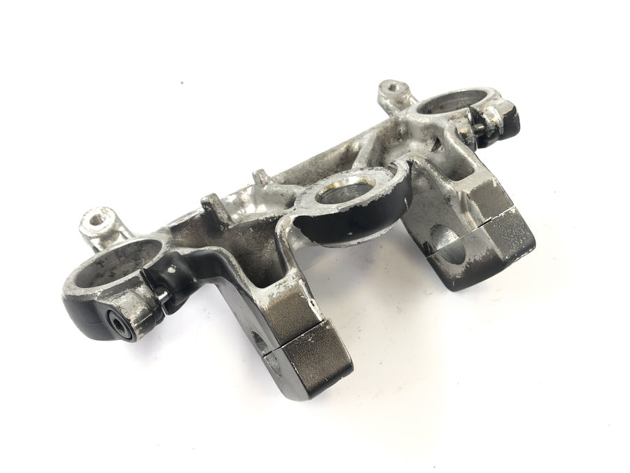 Honda CBX 650 E RC13 [1983] - fork bridge above fork platter