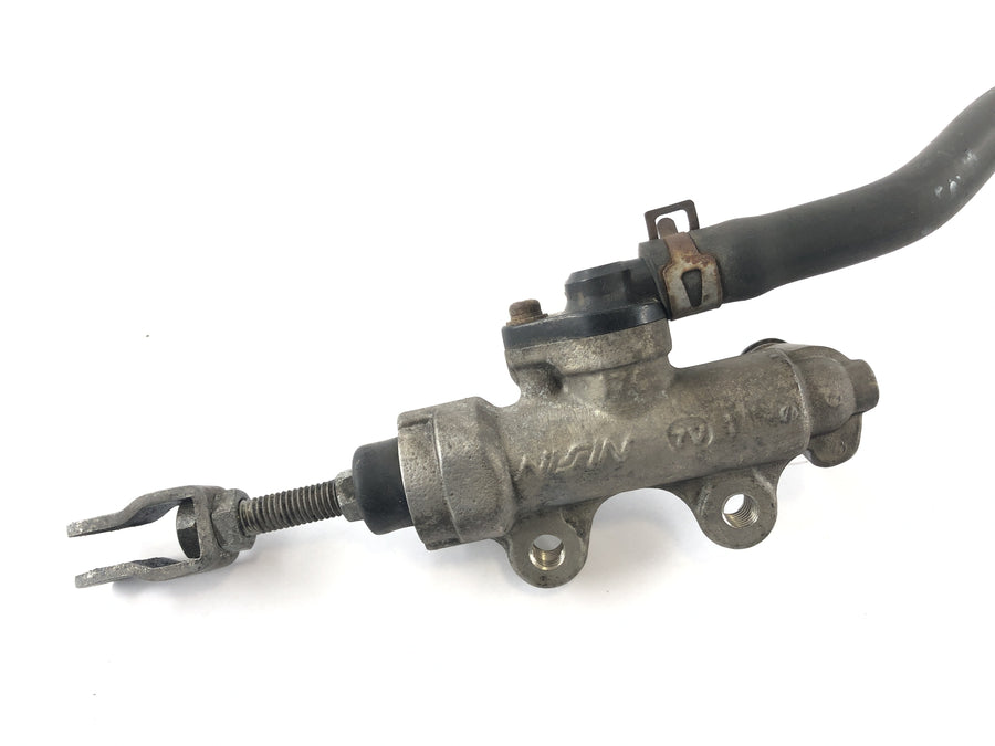 Suzuki Bandit 1200 GV75A [1998] - rear brake pump