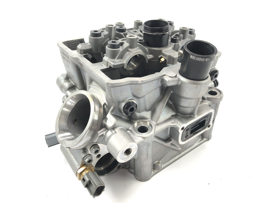 KTM 1050 Adventure [2017] - cylinder head at the front