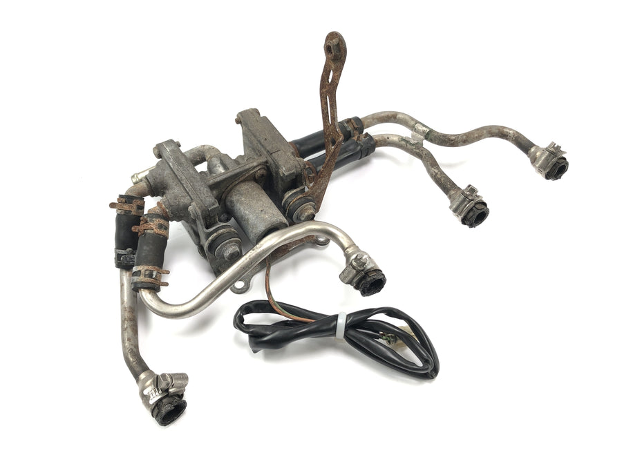 Yamaha YZF R1 RN09 [2003] - Secondary air inlet valve suction control system