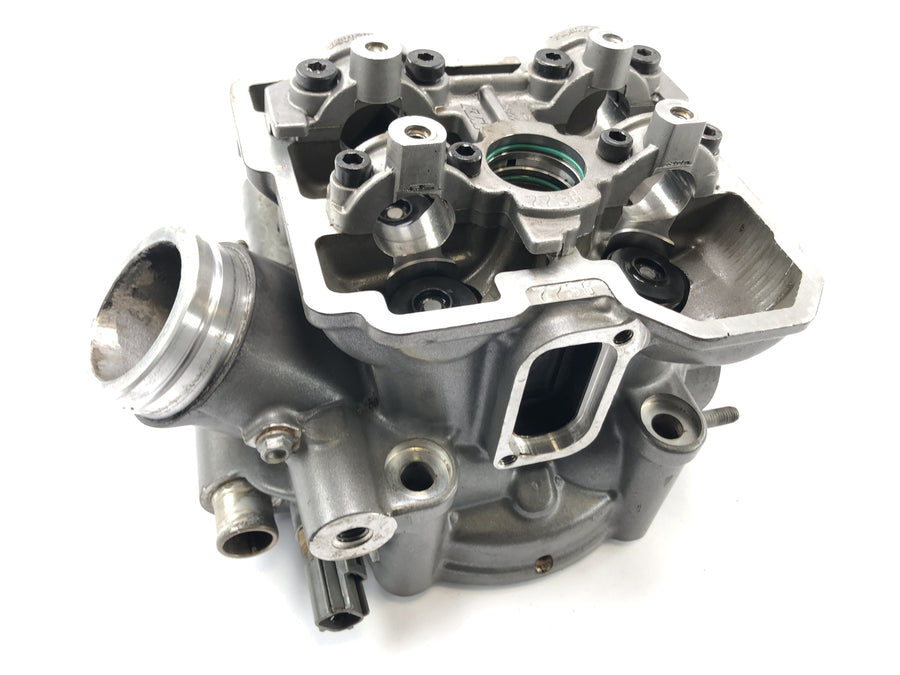 KTM 950 SM LC8 [2008] - cylinder head at the back