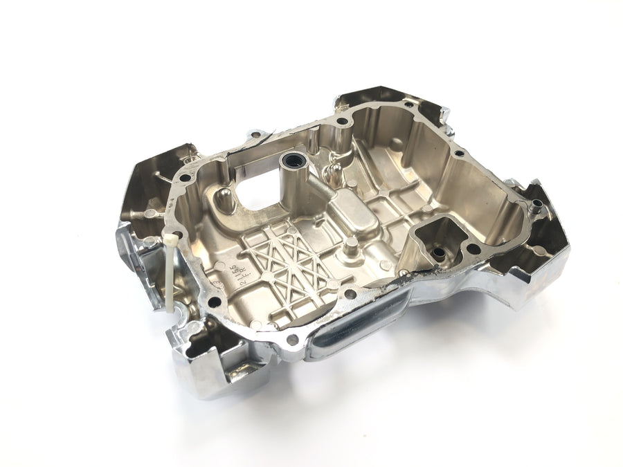 Honda VTX 1800 SC46 [2004] - front valve cover cylinder head cover chrome