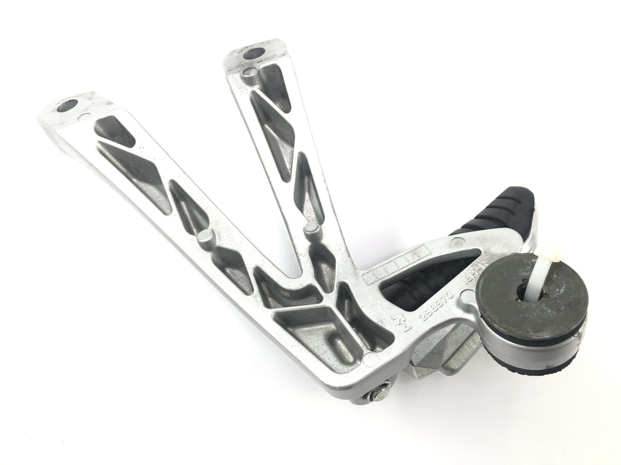 Suzuki GSF 1250 SA Bandit WVCH [2007] - Footrest passenger footrest system rear right