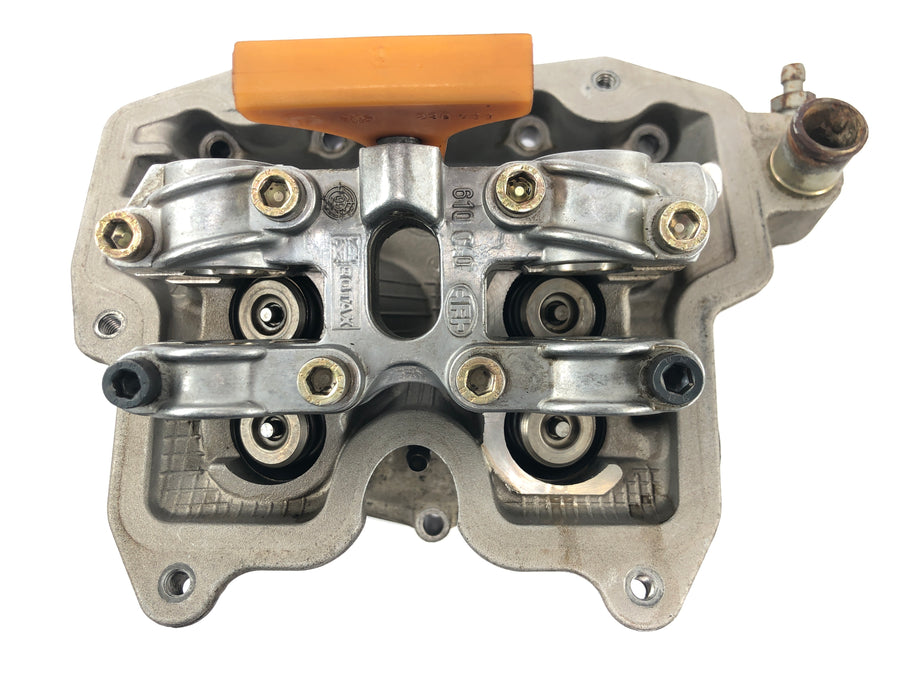 BMW C1 125 [2002] - Cylinder head valve train without camshafts