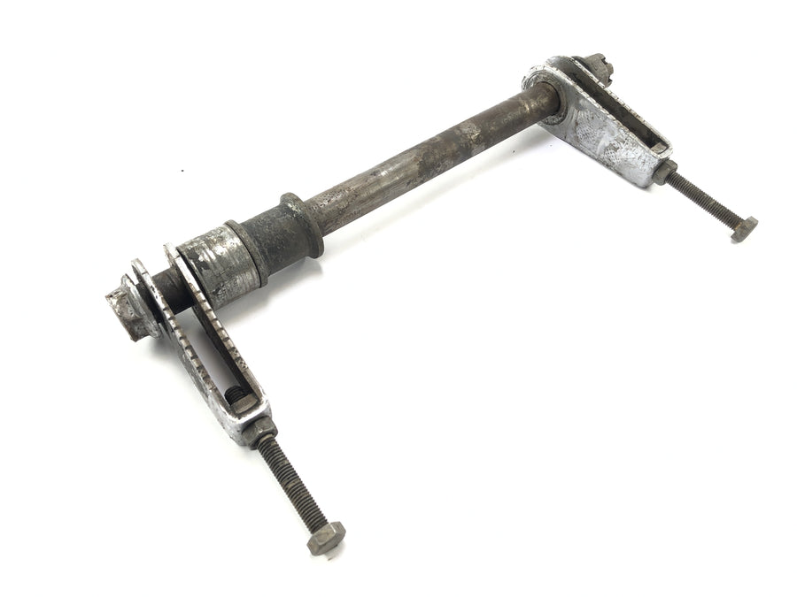 Honda CB 650 RC03 [1981] - Rear axle with chain tensioner