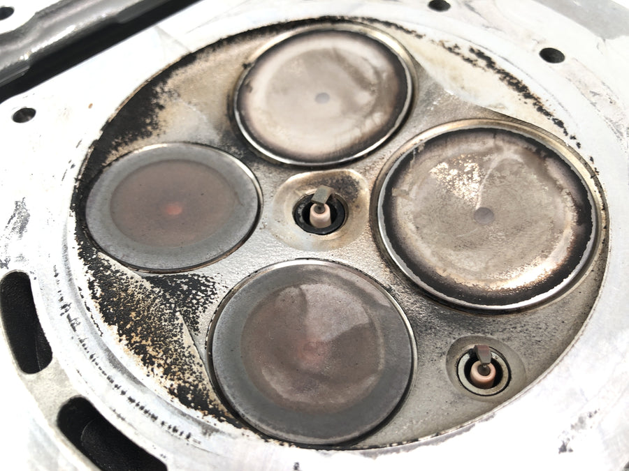 KTM 1050 Adventure [2017] - cylinder head at the rear