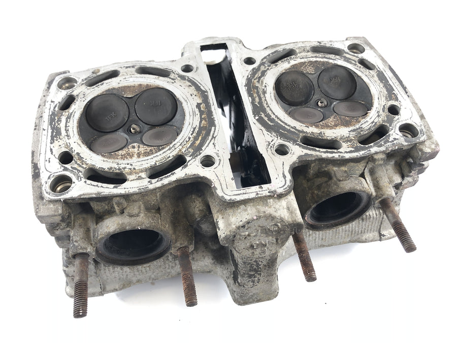 Yamaha V Max 1200 2we [1996] - Cylinder head in front