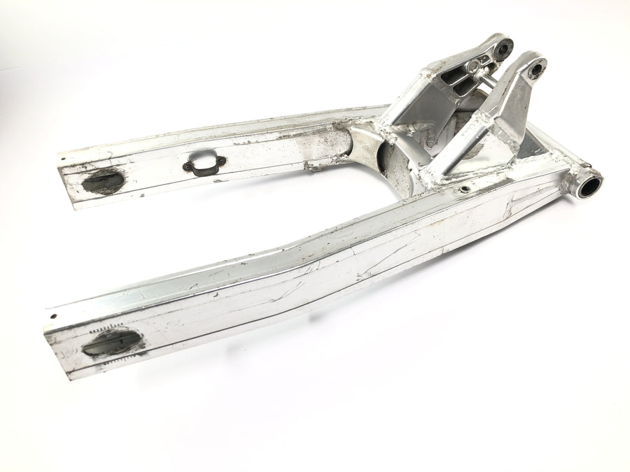 Suzuki GSX R 1100 GU74C [1987] - Swingarm rear wheel swing arm aluminum swing arm