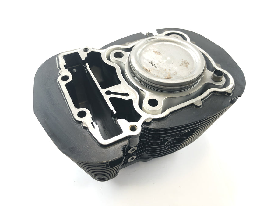 Honda VTX 1800 SC46 [2004] - cylinder with piston at the front