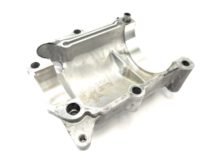 Suzuki VZ 1500 WVCU [2011] - Engine cover transmission output cardan shaft