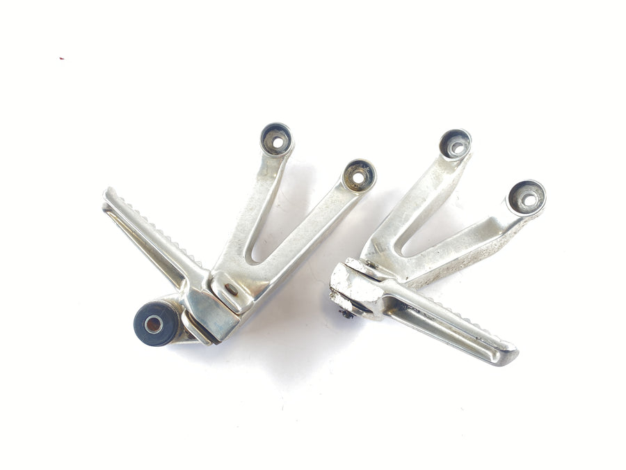 Honda CBR 900 RR SC33 [1996] - Passenger footrests, passenger footrests and holders