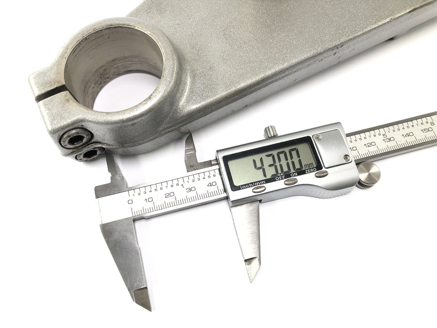 Triumph Sprint ST 1050 [2005] - fork bridge below 43mm