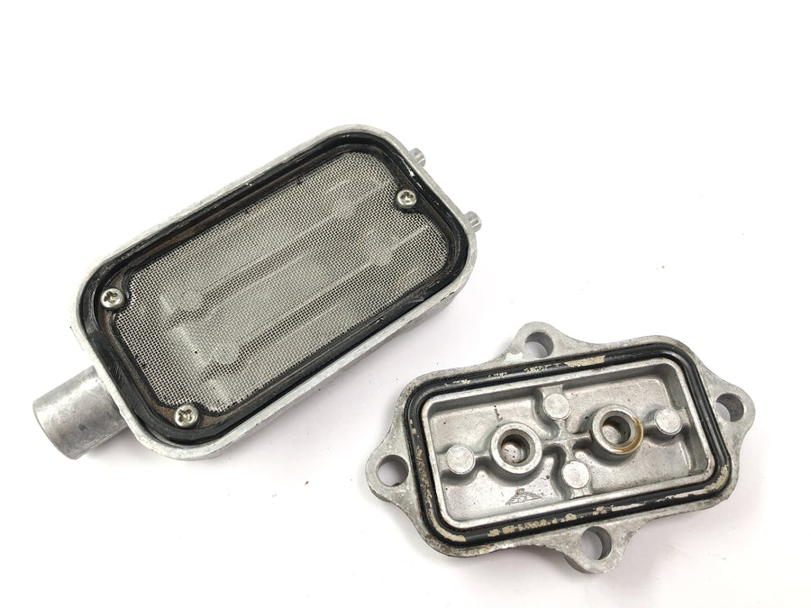 Honda GL 1000 Goldwing GL1 [1978] - Oil sieve cover lid