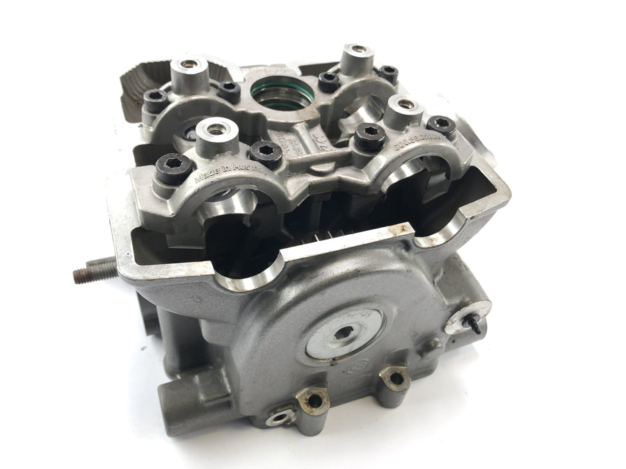 KTM 950 SM LC8 [2008] - cylinder head at the back