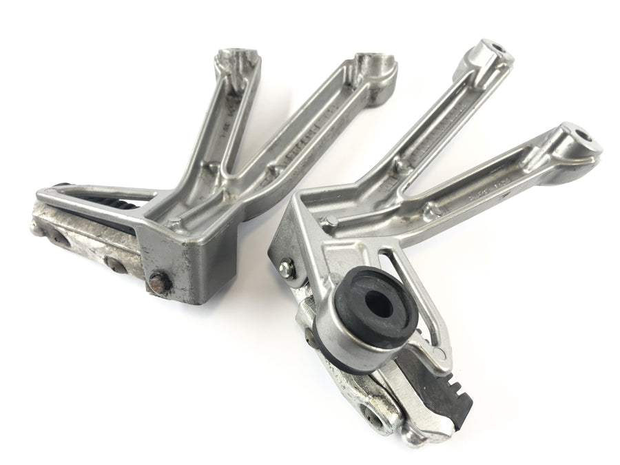 Suzuki GSF 1200 S Bandit WVA9 [2003] - Pediatric footrests with a holder to the left and right footrests