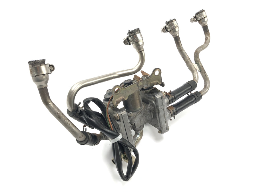 Yamaha YZF R1 RN09 [2003] - Secondary air inlet valve suction control system